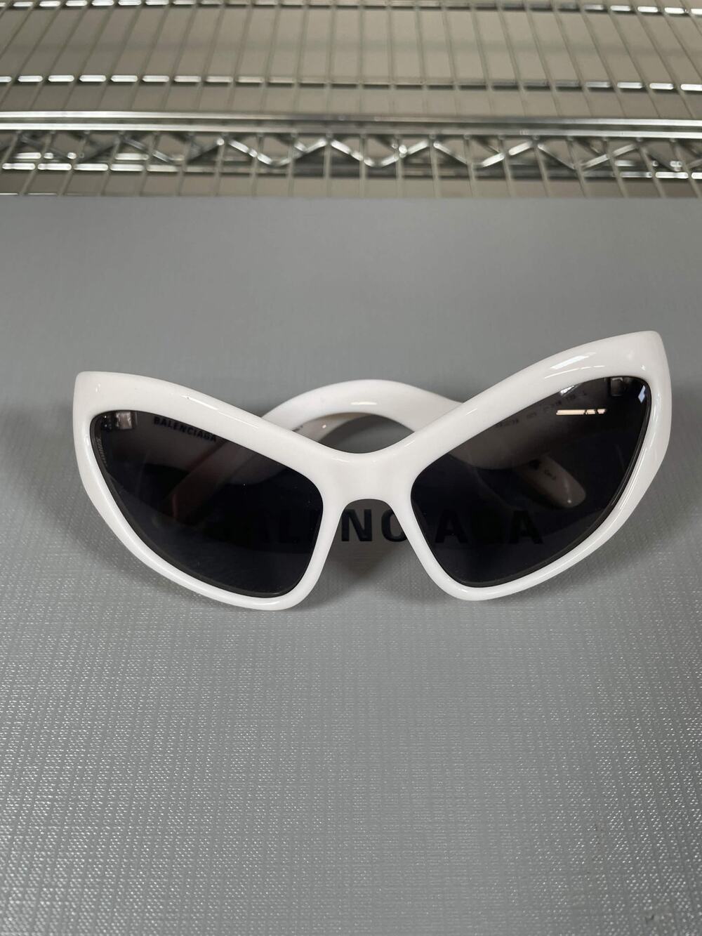 BALENCIAGA OVERSIZED CAT EYE SUNGLASSES IVORY WHITE